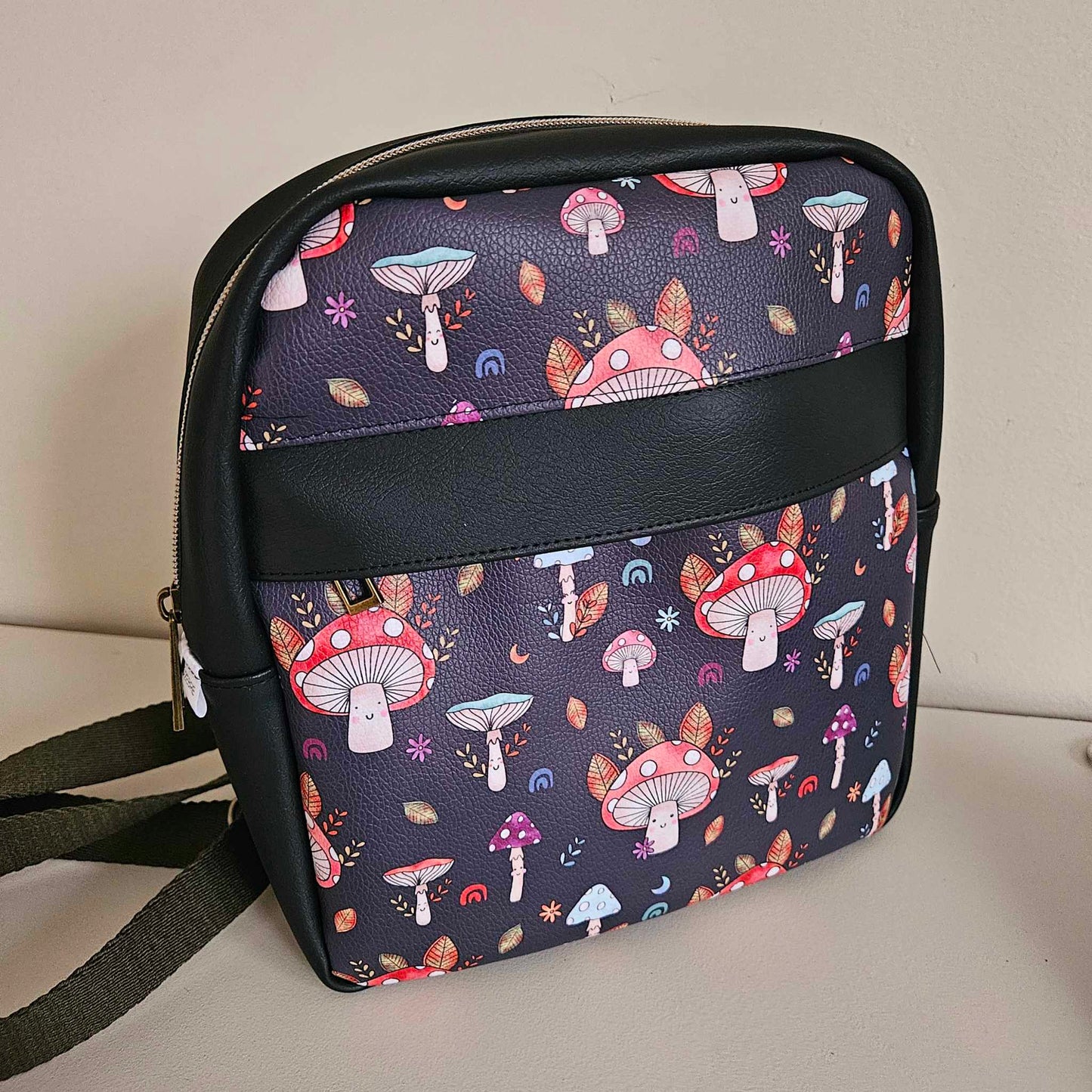 PIGRO - Sling bag - Champignons