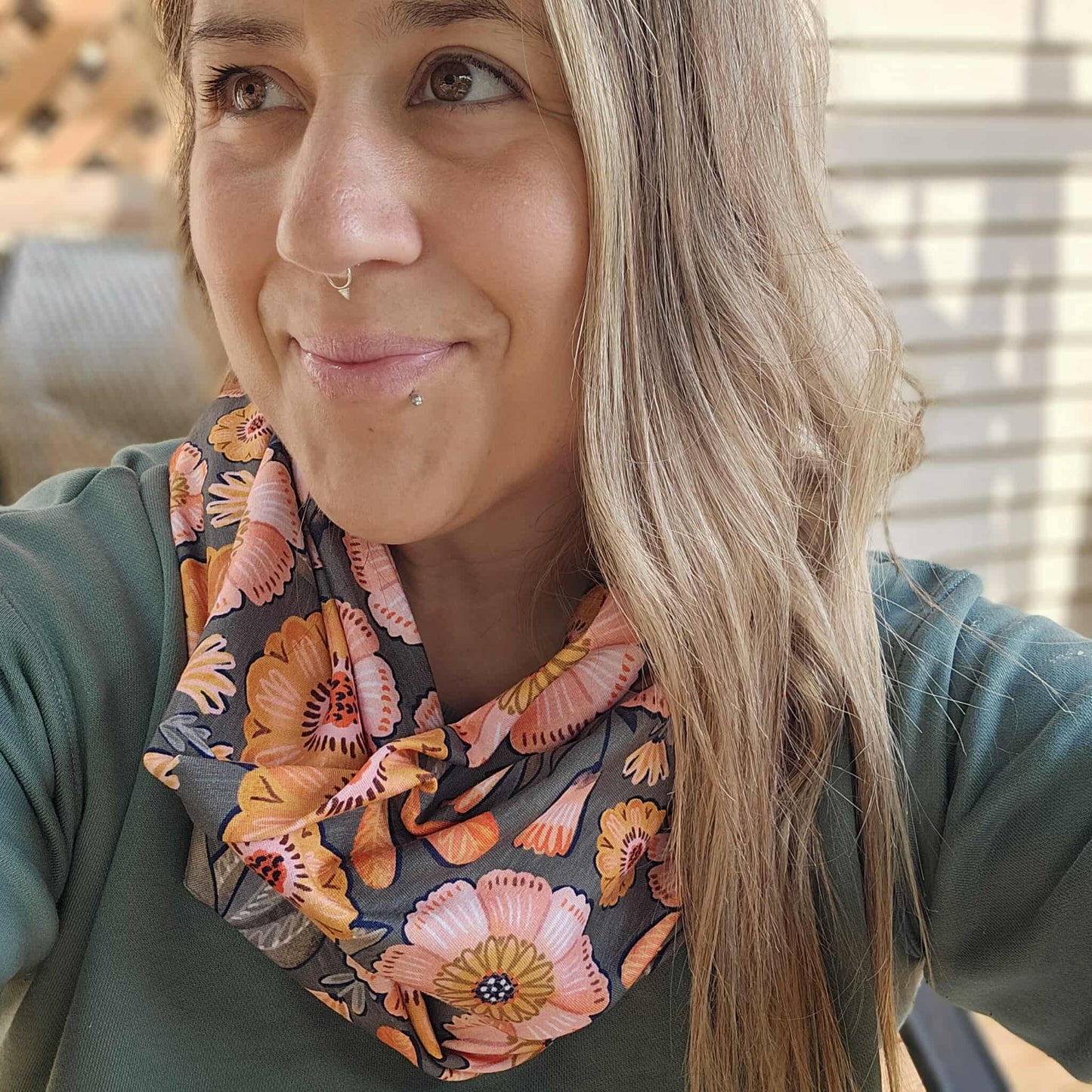 Prêt à partir - Foulard infini fleurs sur vert