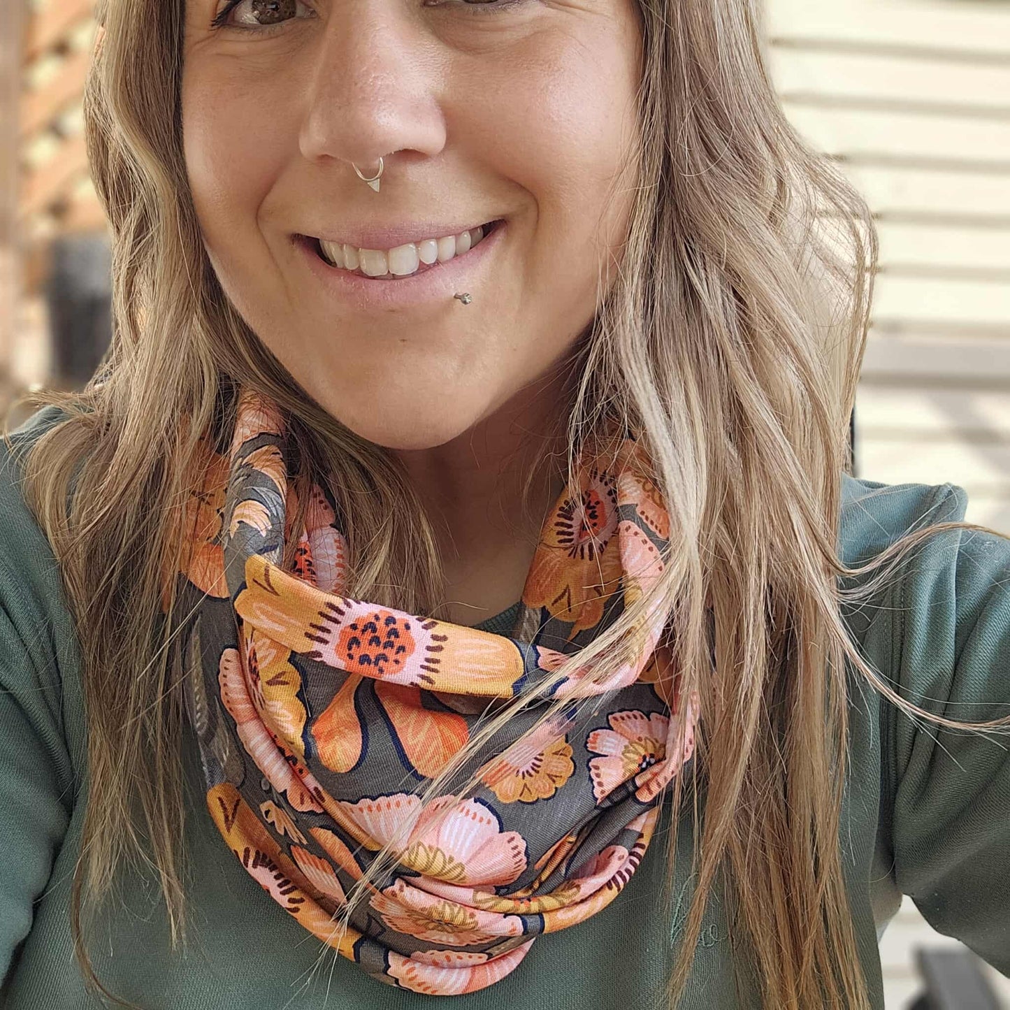 Prêt à partir - Foulard infini fleurs sur vert