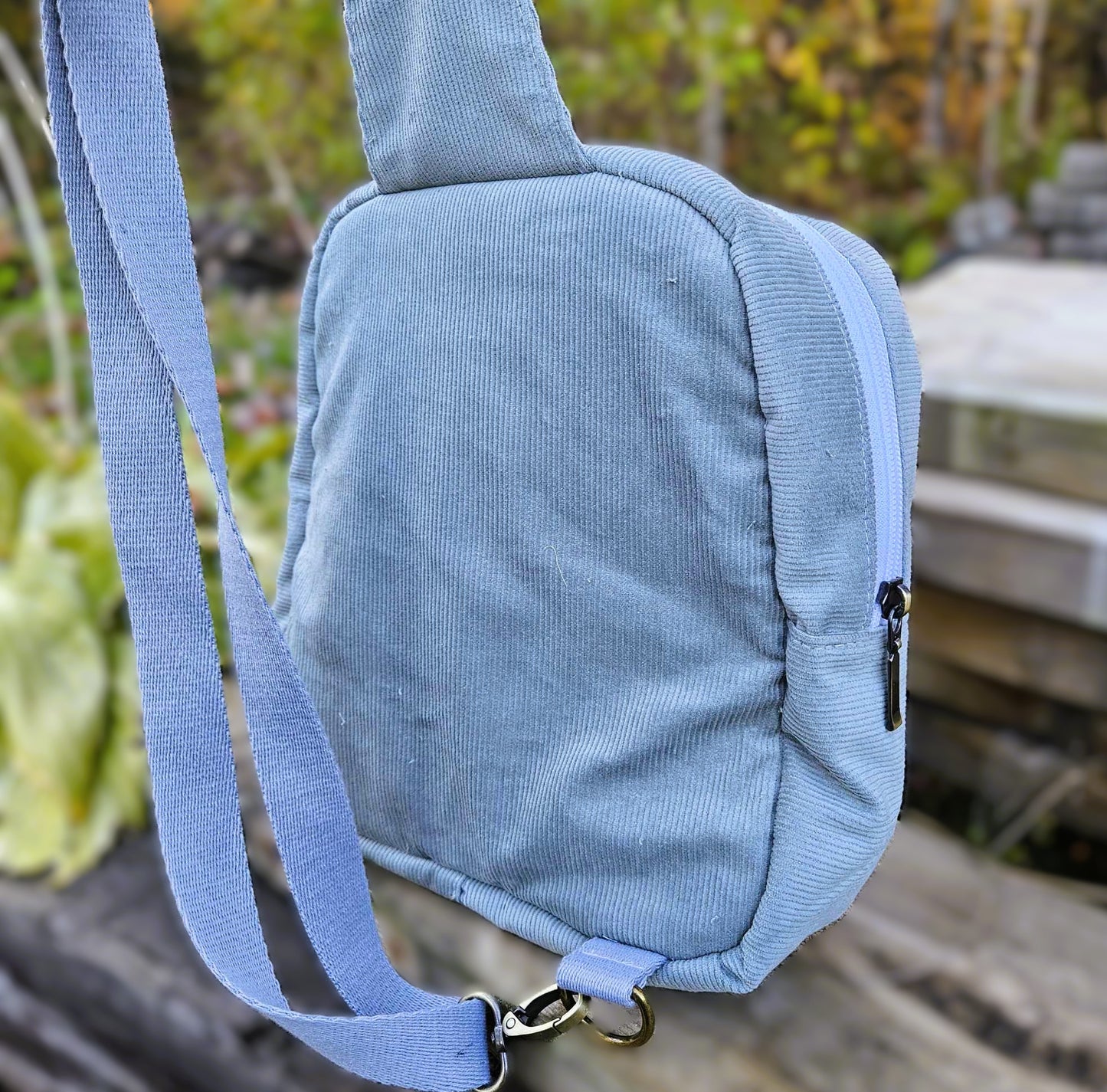 Prêt à partir - Nouveau modèle PIGRO - Sling bag - Corduroy eucalyptus