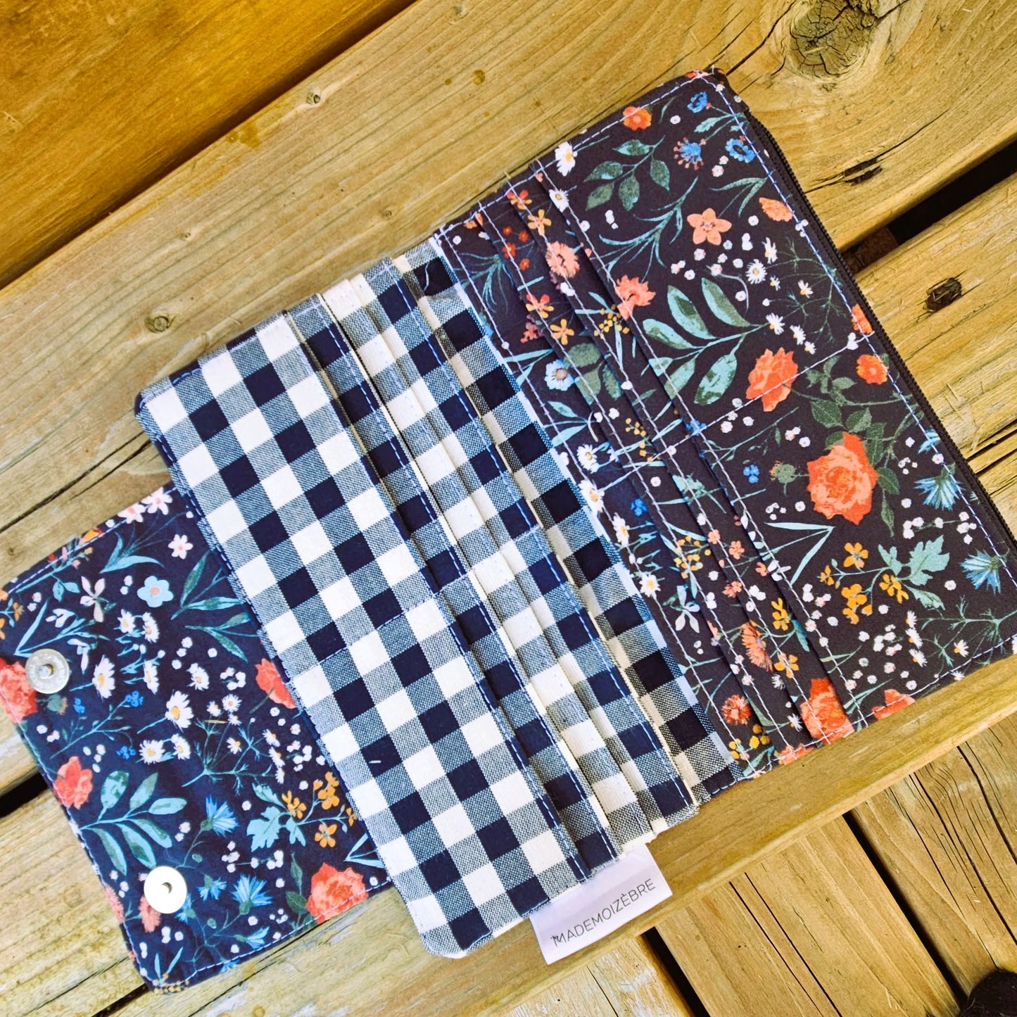 Portefeuille compact - 12 espaces - Fleurs sur marine