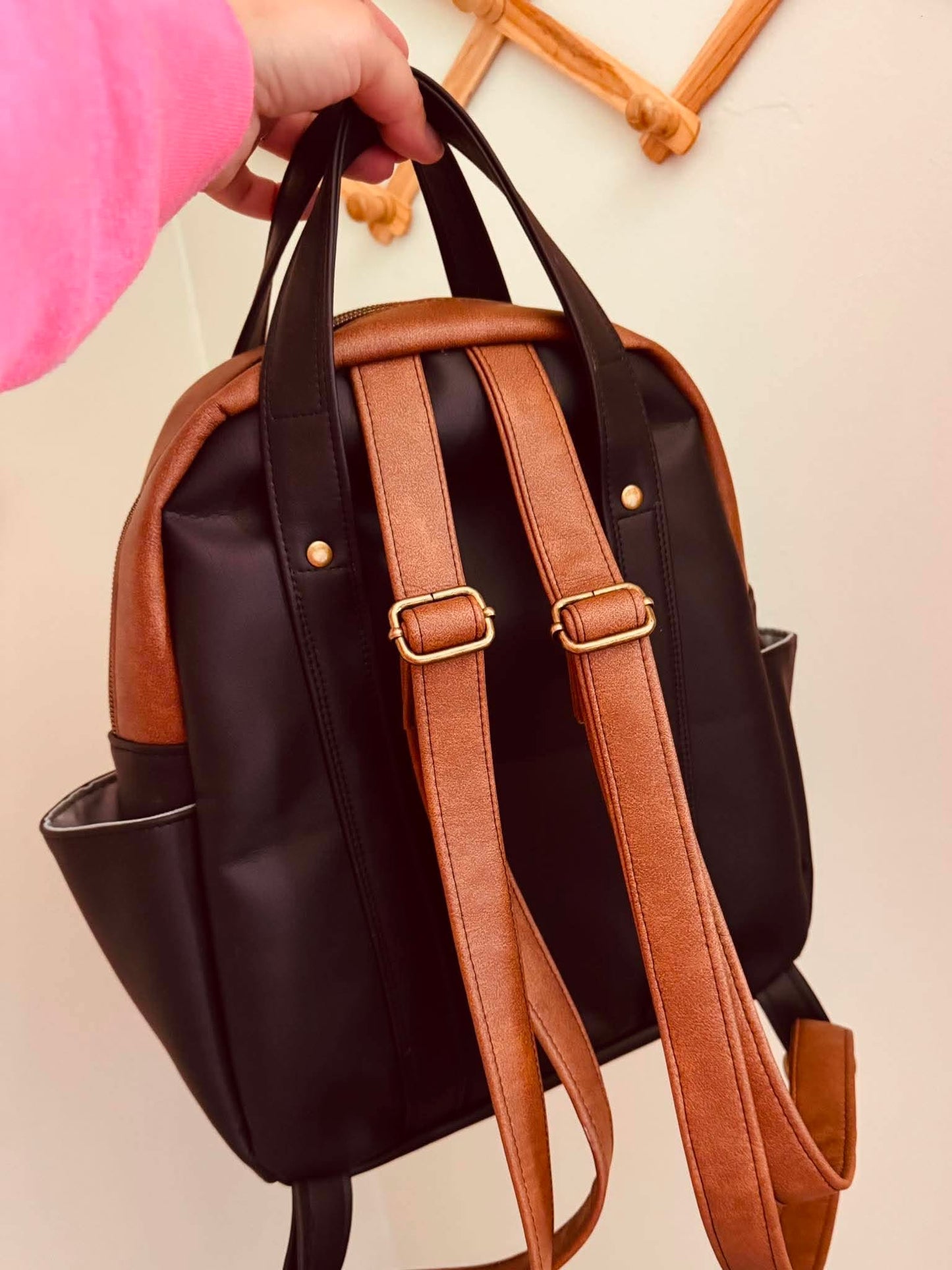 Sac à dos l'Escargot - Fleurs blanches sur noir