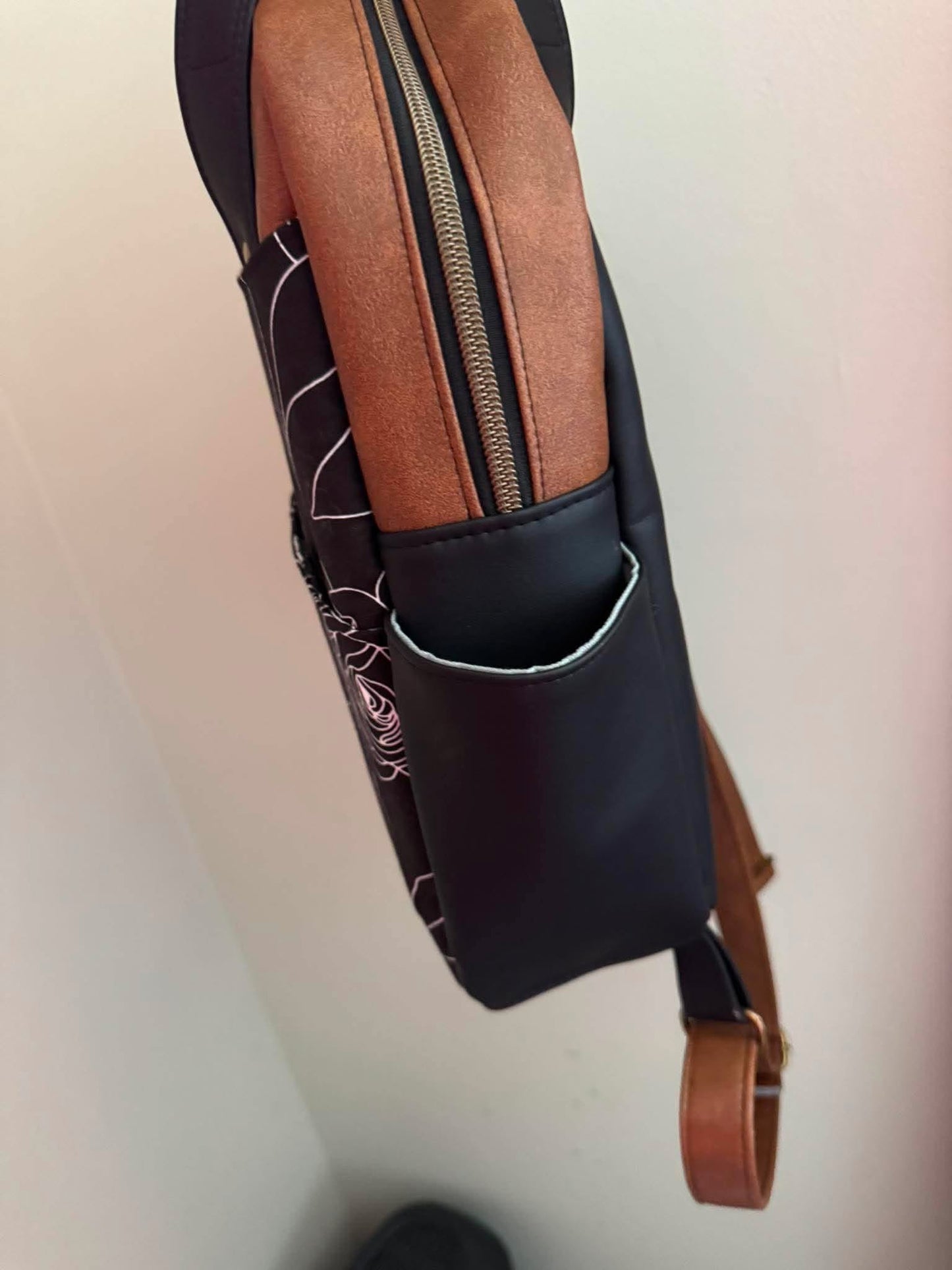Sac à dos l'Escargot - Fleurs blanches sur noir