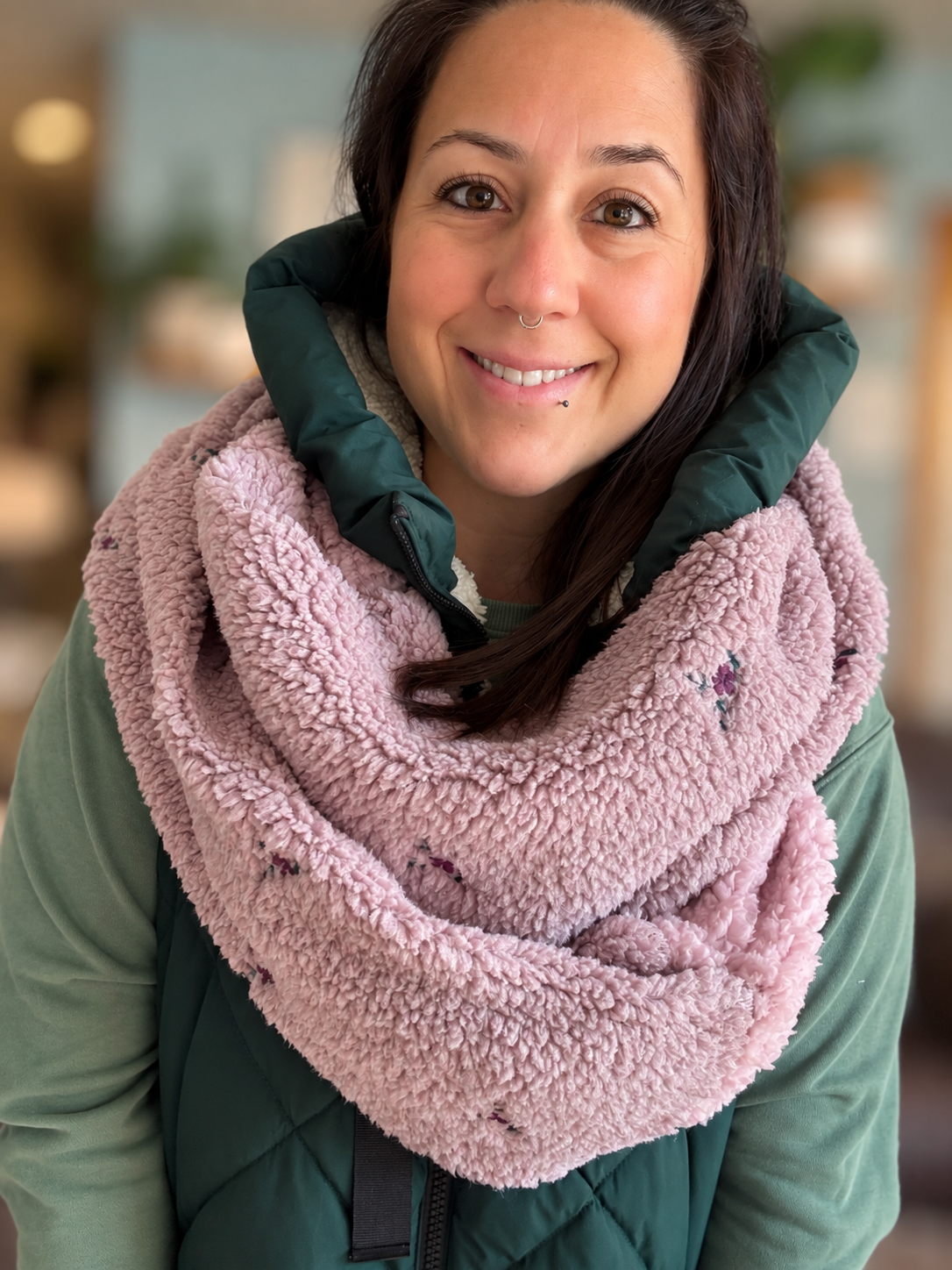 Foulard d'hiver - Tricot avec broderie mini fleurs rose délicat